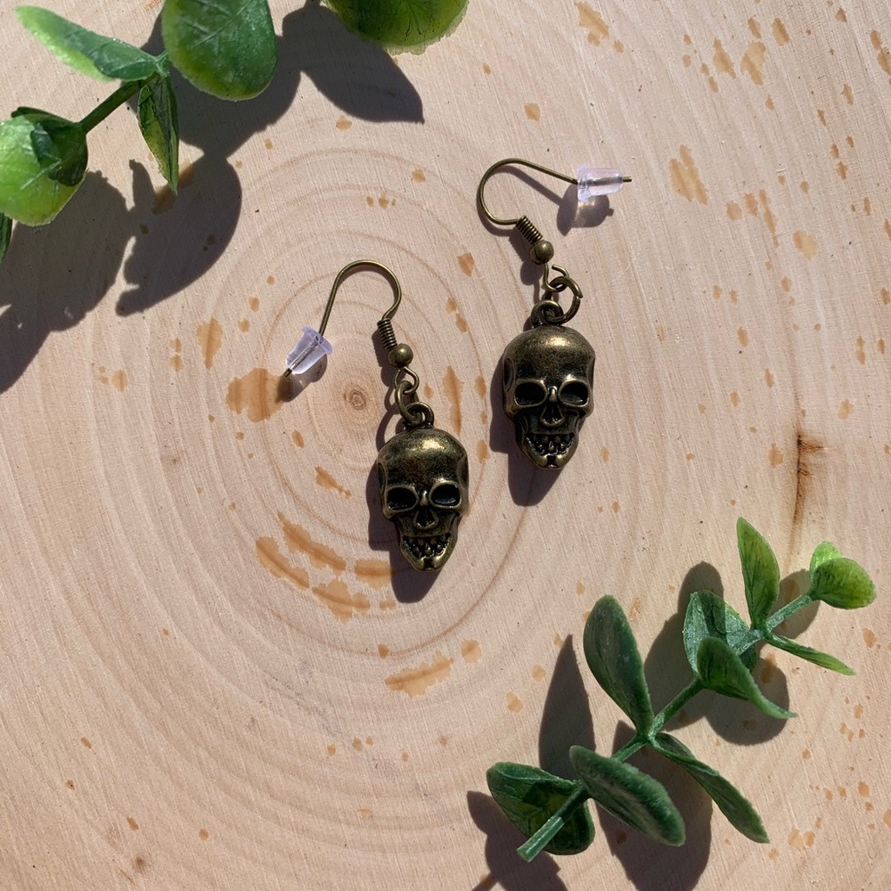 Faux Tarnished Gold Skull Earrings